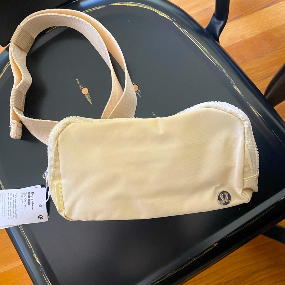 Lululemon Everywhere Belt Bag 1L